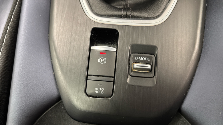 Nissan Qashqai 1.3 DiG-T MH Tekna 5dr Petrol Hatchback